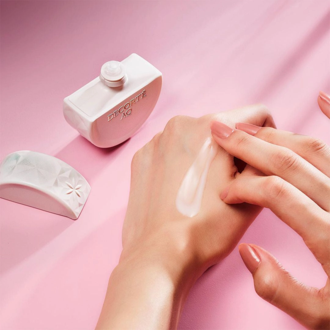 DECORTÉ AQ Hand Essence
