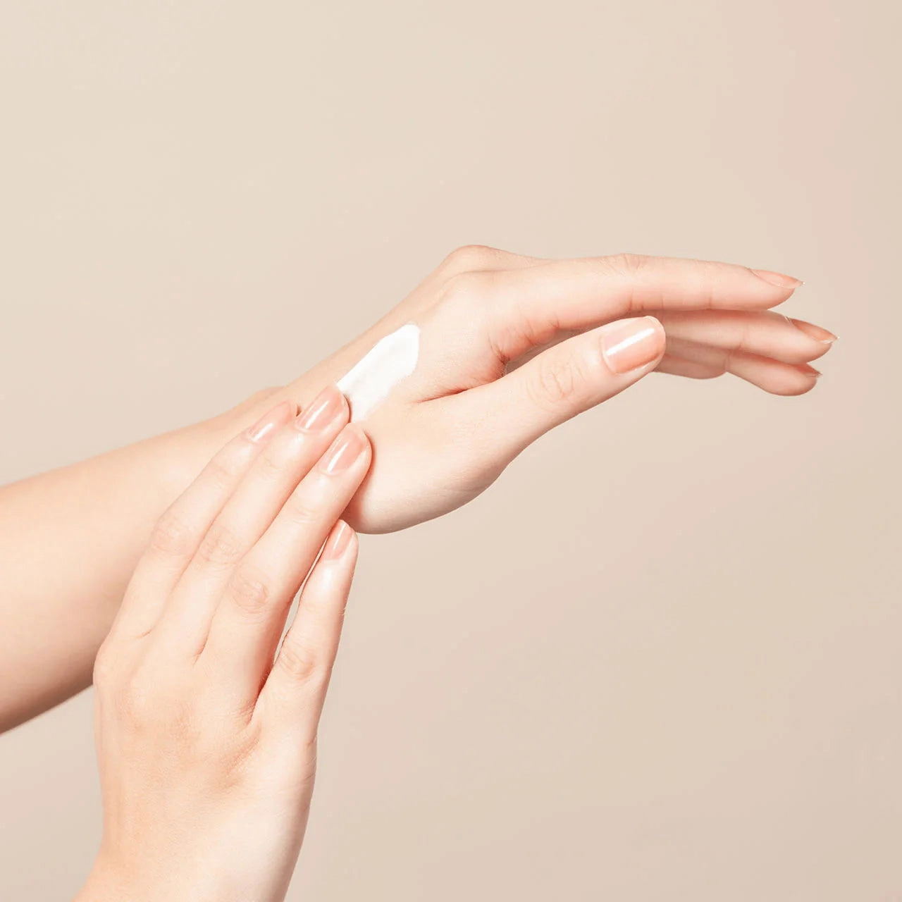 Elégance Aqua Clear Smooth Shield UV SPF50 