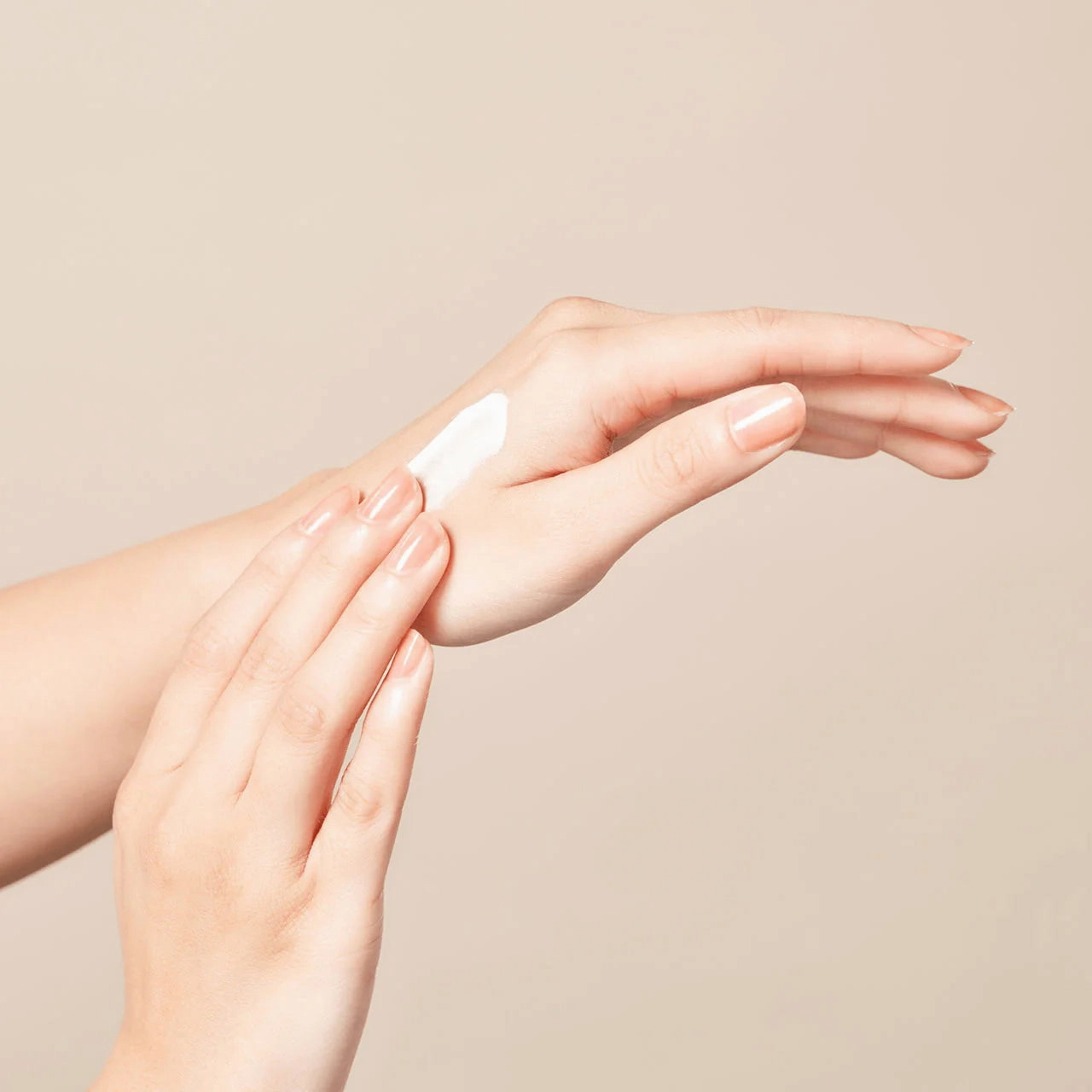 Elégance Aqua Clear Smooth Shield UV SPF50 